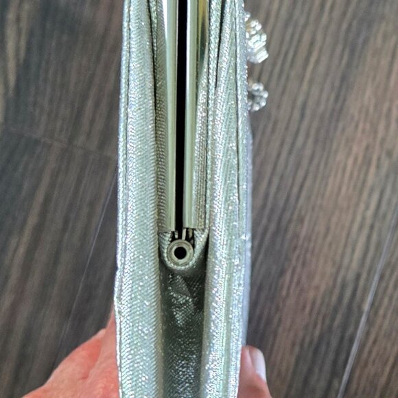 Vintage (circa 50's/60s) Fancy Silver Cocktail Clutch with Chain - Picture 5 of 8